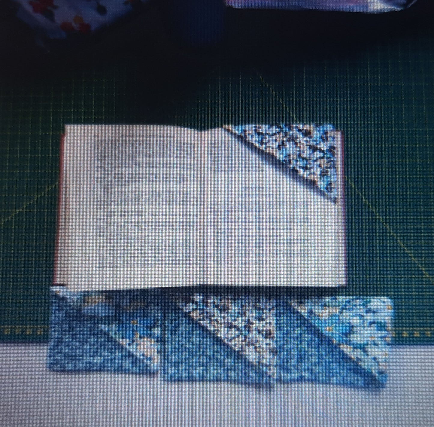 Blue Corner Bookmarks Pattern