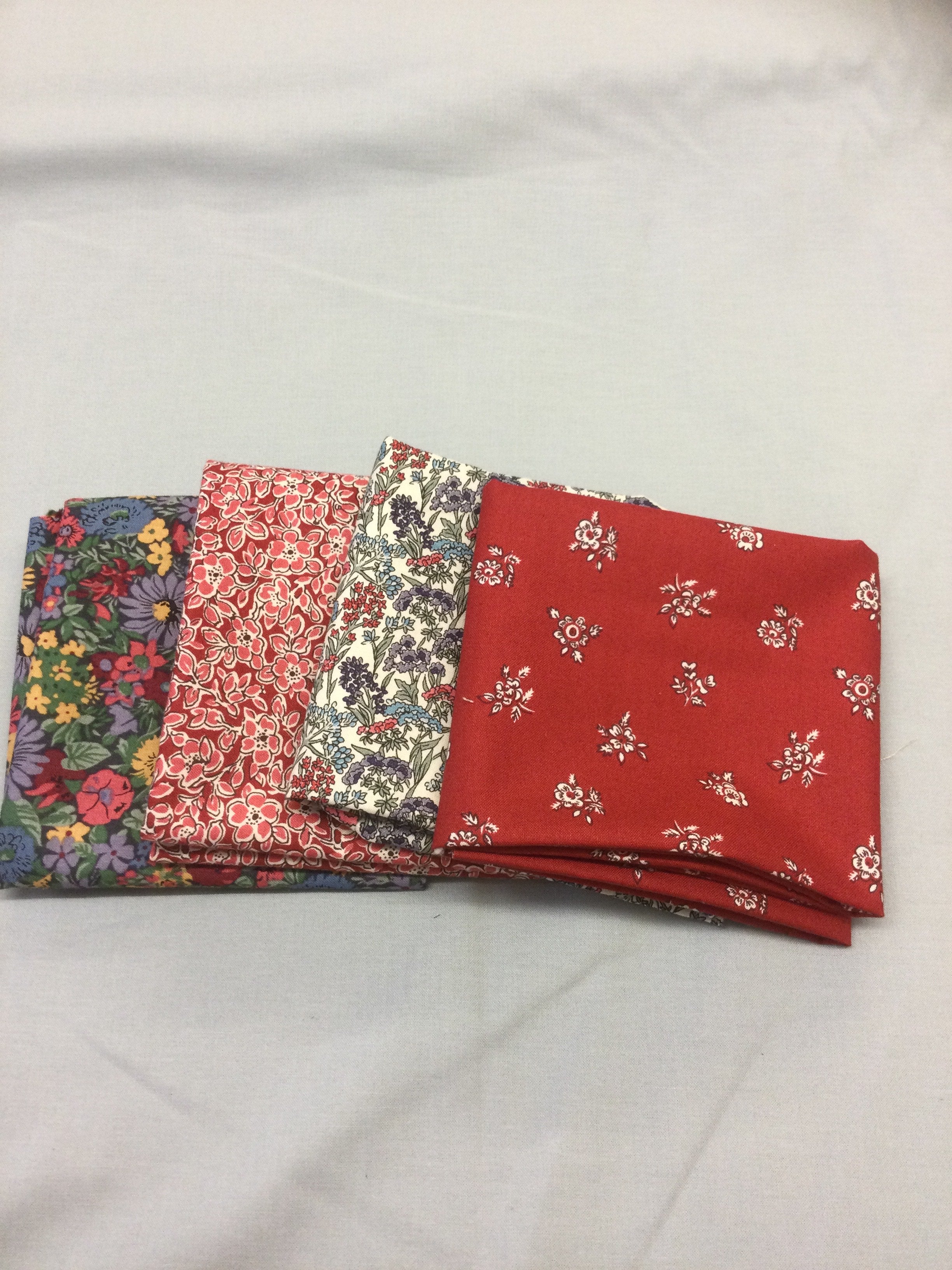 Liberty Fat quarter bundle- Red